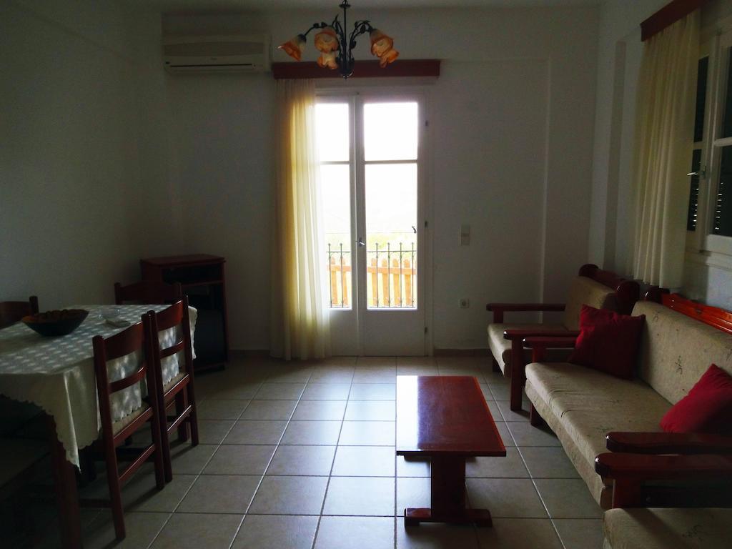 Iriana Village Inn Ставрос Номер фото